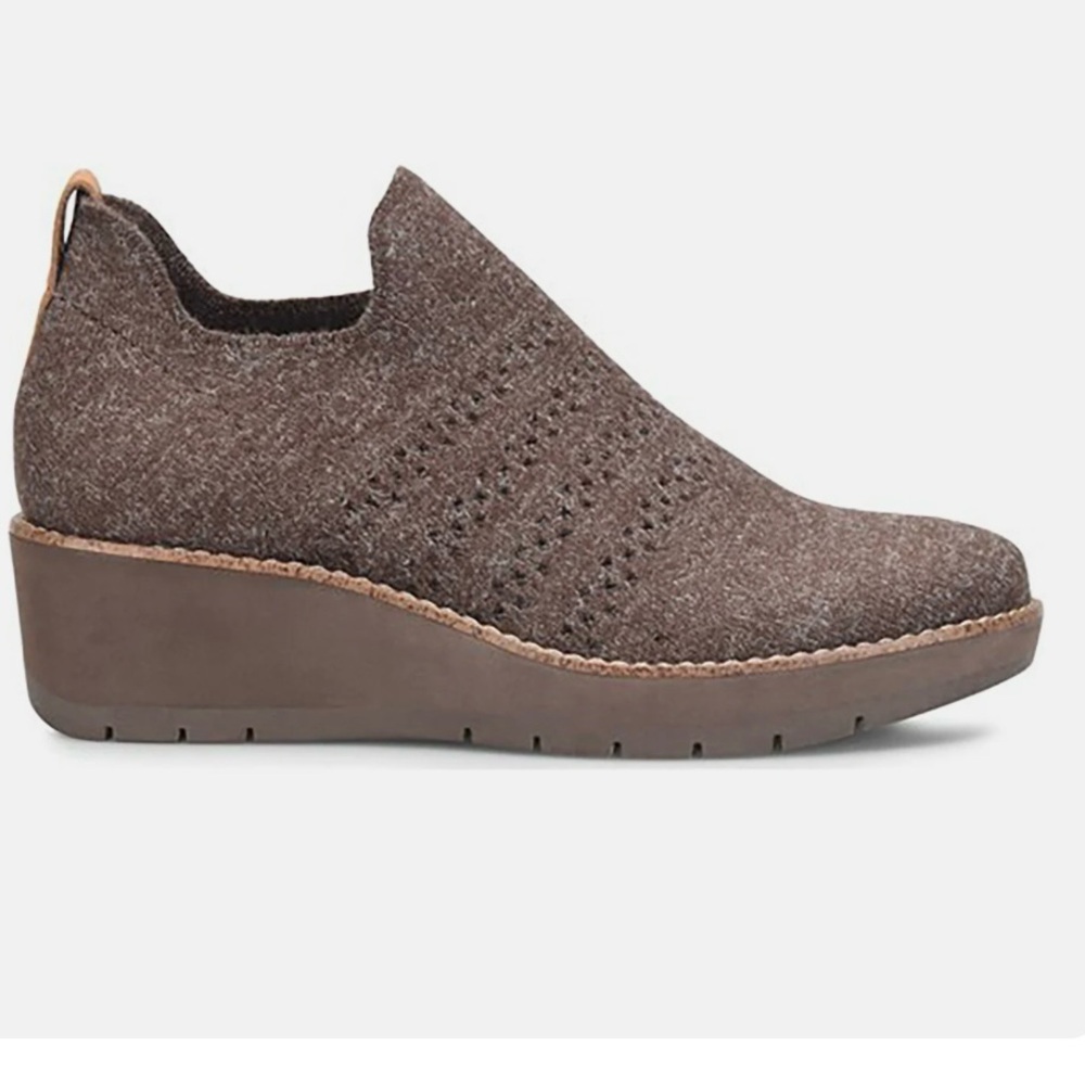 WOMEN'S
Comfortiva Fields